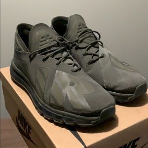 Nike Air Max Olive size 11.5